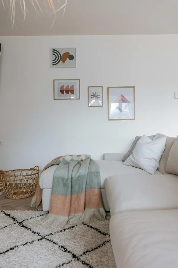 Juan - Modern 2 Bedroom Apartment In Ostend Belgium