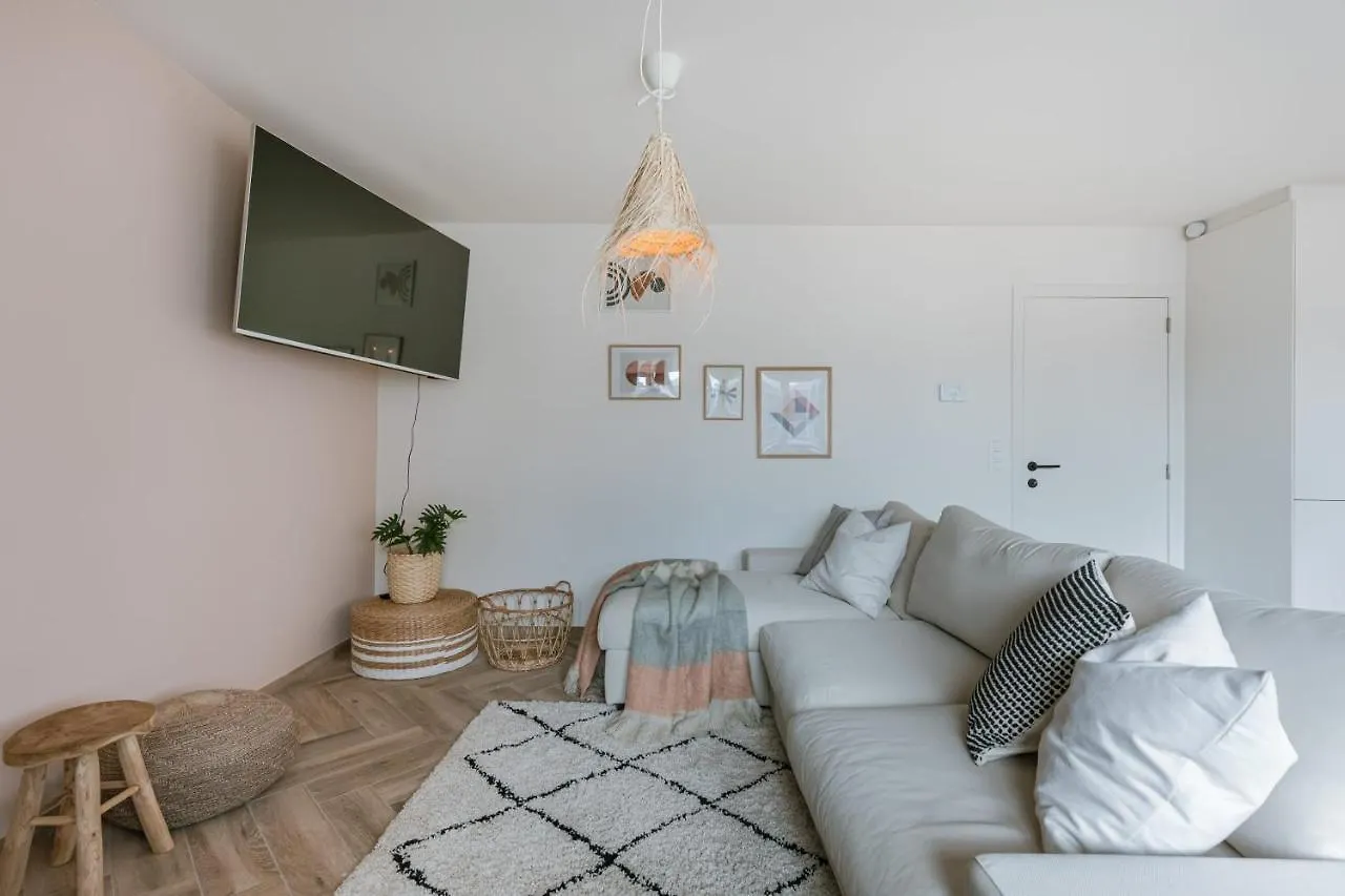 Juan - Modern 2 Bedroom Apartment In Ostend Belgium